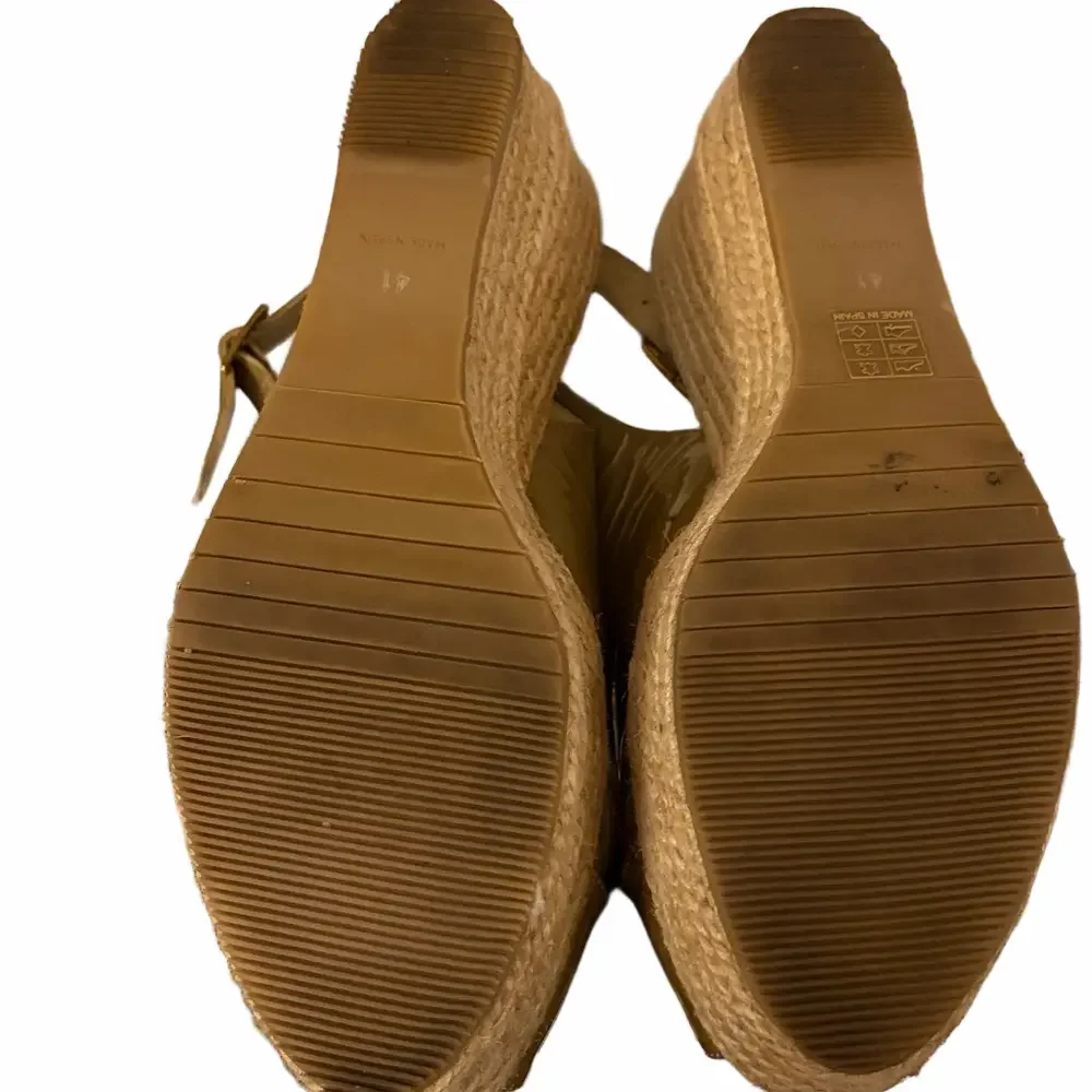Latouche three inch
